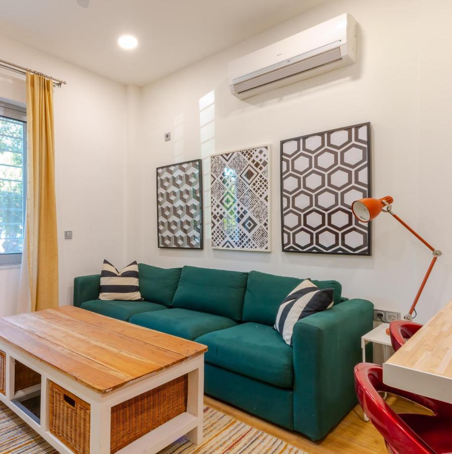 Academia Apartments By The Park Атина Екстериор снимка