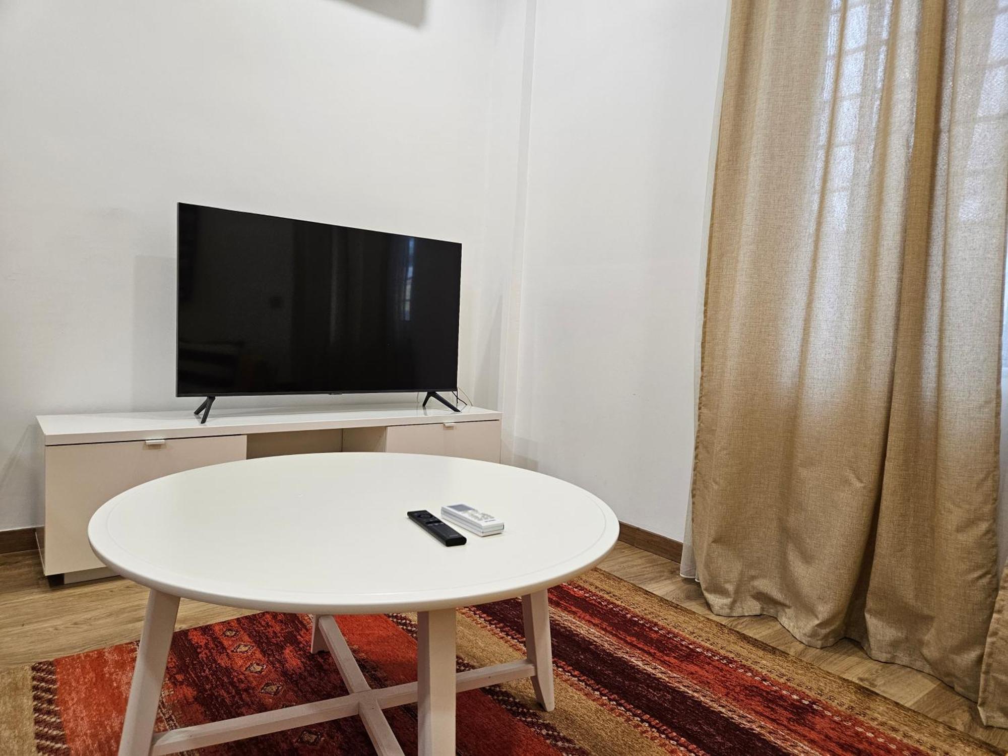 Academia Apartments By The Park Атина Екстериор снимка